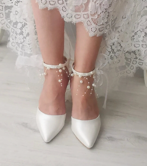 Timeless Sophistication: Pearl-Adorned White Bride High Heel Shoes with a Touch of Opulence